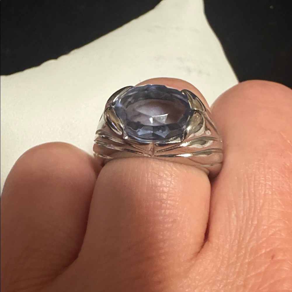 Vintage 18KGE Clear Blue Gemstone Chunky Ring